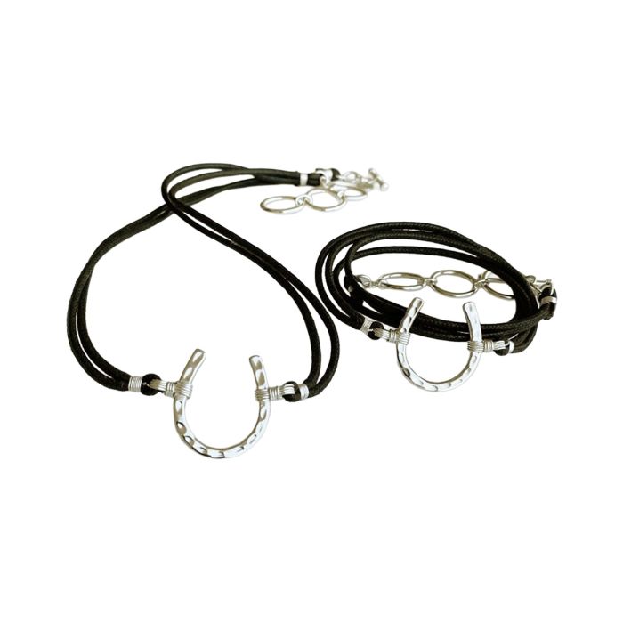 Calloway Sterling Silver Devlin Hammered Horseshoe Necklace